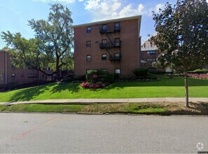 Building Photo - 212 Prospect Ave