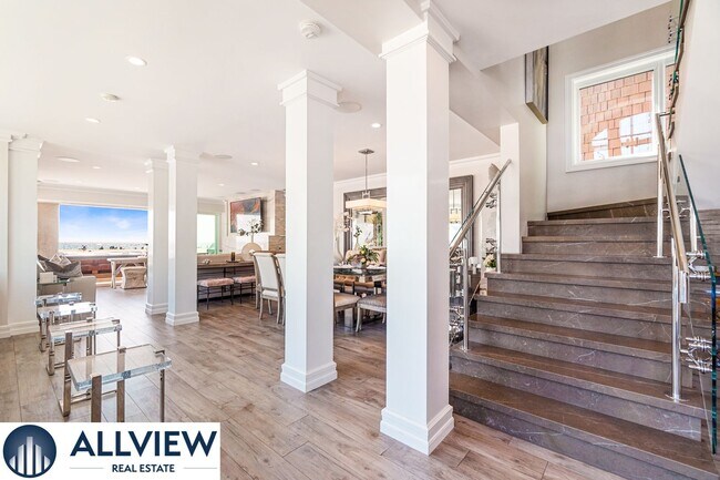 Foto del edificio - Stunning Beach House located on Newport Beach Boardwalk- 30+ Day Rental!