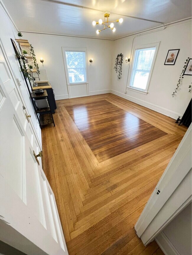 Foto del edificio - 3721 Cottage Grove Ave