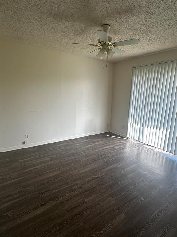 Building Photo - 900 Sahara Ave