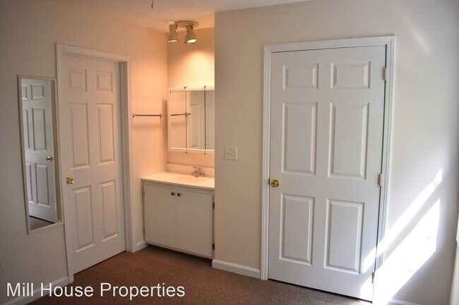 Building Photo - 133 Citadel Dr