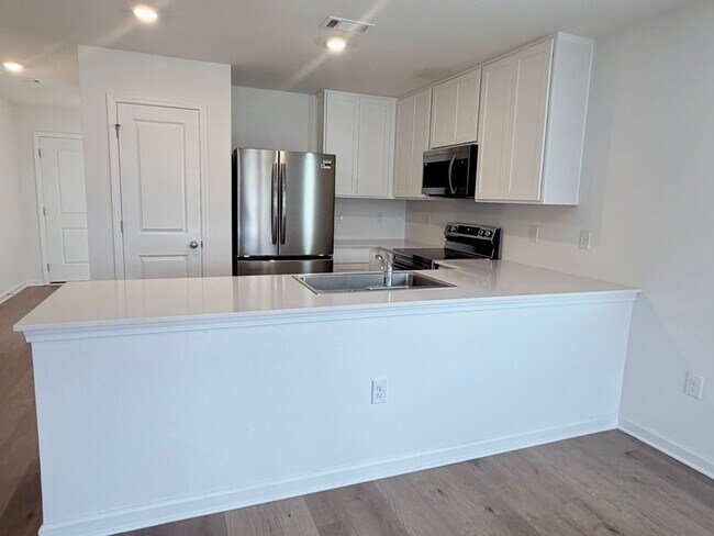 Building Photo - 1021 Sandhills Ln