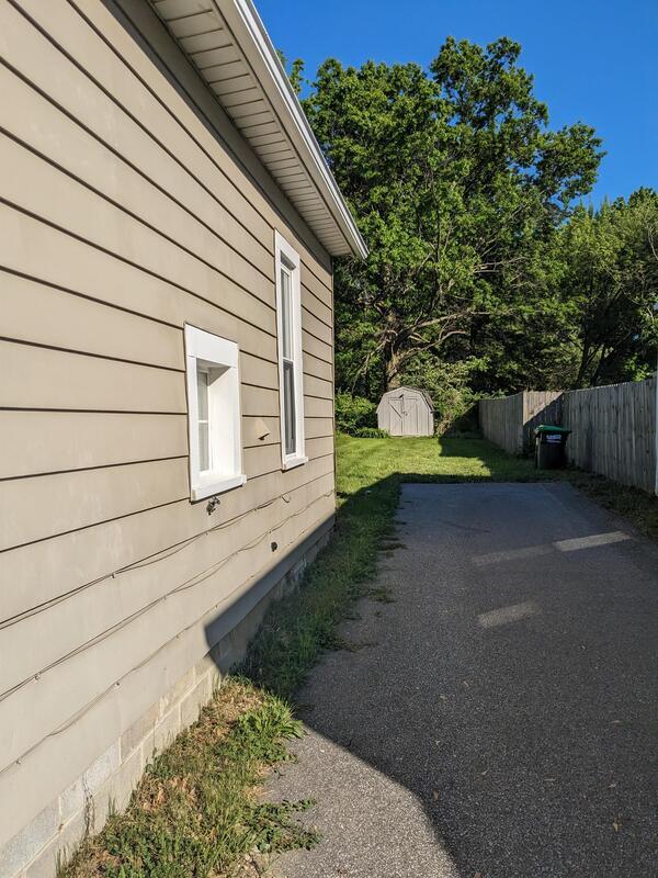 Building Photo - 28924 Hazel Avenue