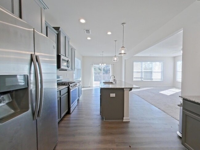 Foto del edificio - 518 Count Fleet Ct