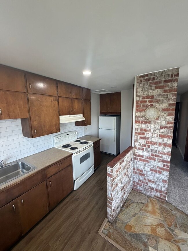 Photo - 852 W Nickerson St. Apartment
