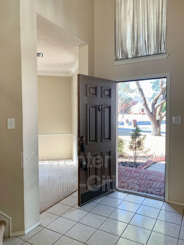 Building Photo - 2320 Kittyhawk Dr