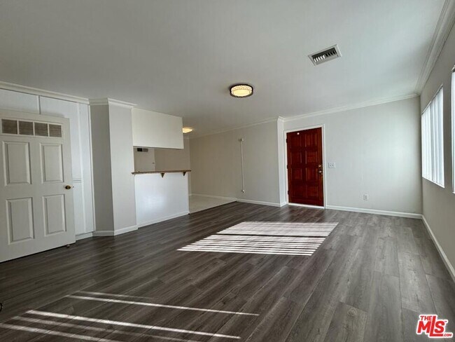 Foto del edificio - 1525 1/2 N Kingsley Dr