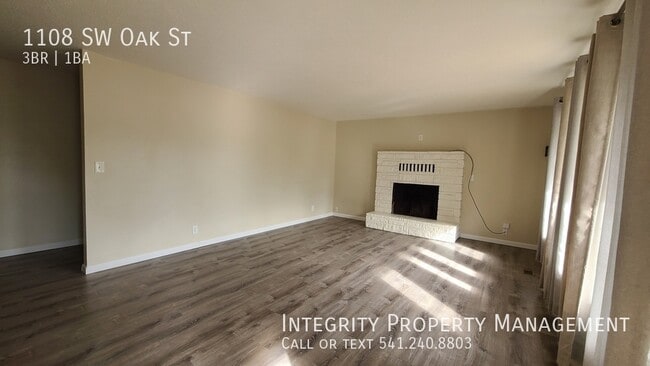 Building Photo - 1108 SW Oak St