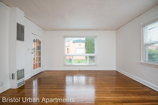 Foto del edificio - 818 NE 23rd Ave