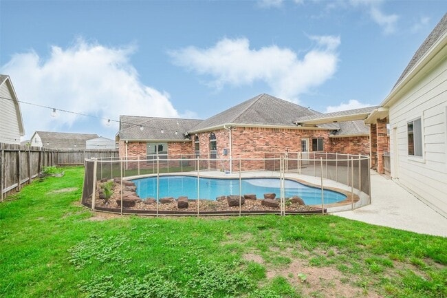 Building Photo - 6811 Gonzales Pt