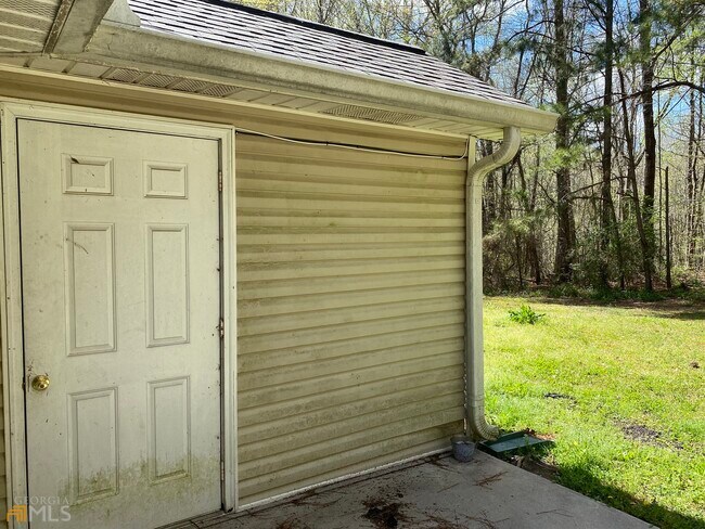 Foto del edificio - 63 W Mandeville Rd