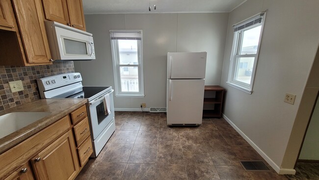 Building Photo - 409