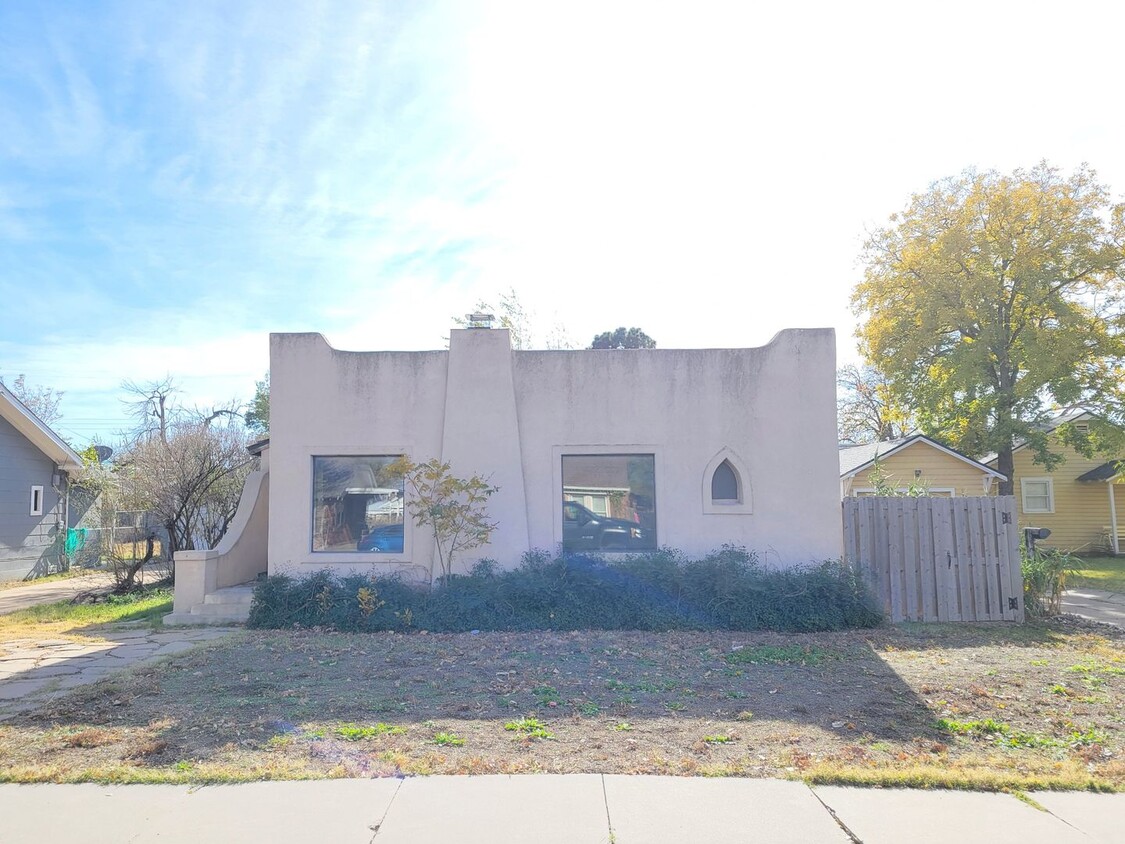 Primary Photo - Super Cute 2 Bedroom