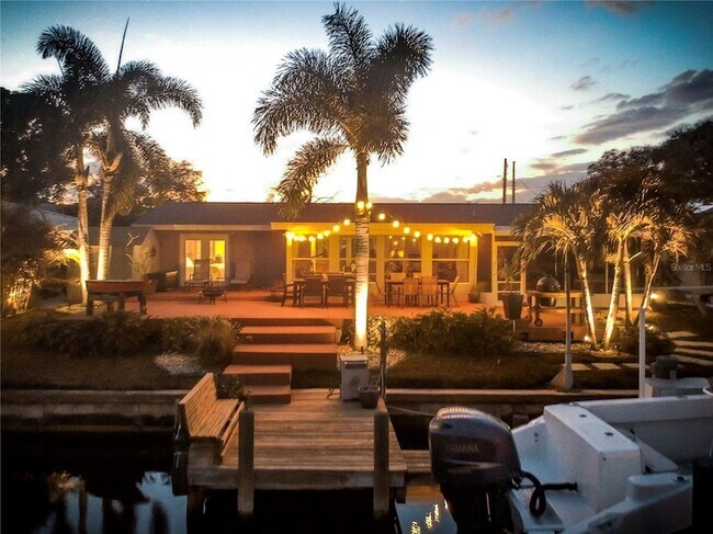 Foto del edificio - 4165 13th Ln NE