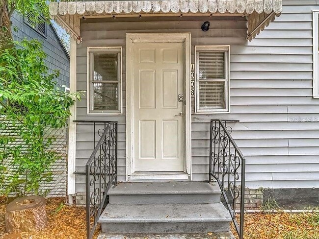 Building Photo - 1008 E 24th Ave