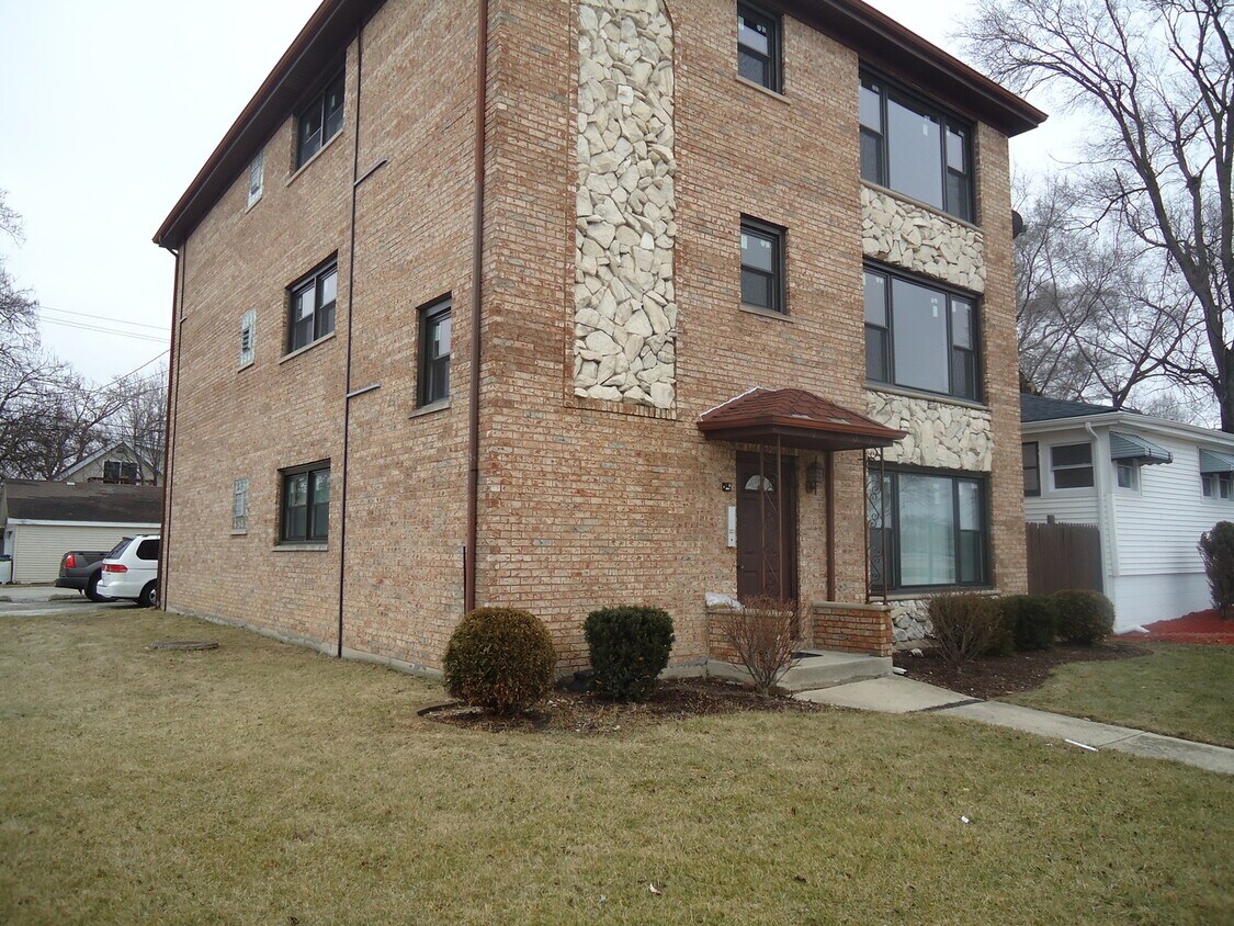 Primary Photo - 9701 Ridgeland Ave
