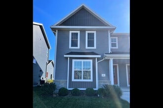 Building Photo - 621 Hillcrest Dr