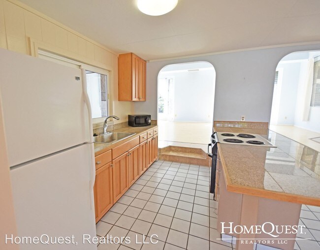 Foto del edificio - 3 br, 2 bath House - 694 Ululani Street