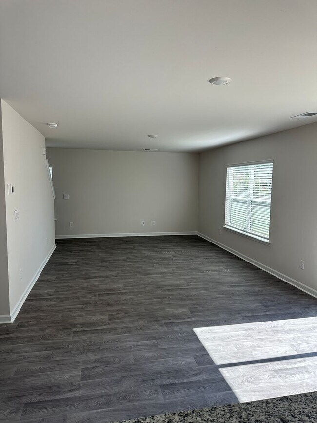 Foto del edificio - 361 Wellspring Dr