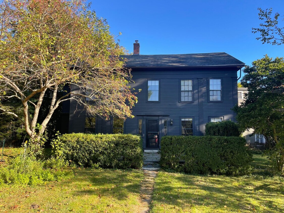 Foto principal - Charming 5-Bedroom 3.5 bath Home for Rent ...