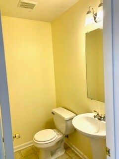 200 Skyview Circle - Half Bath - 200 Skyview Cir