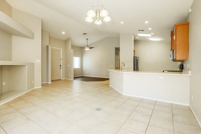 Foto del edificio - 3249 E Fremont Rd