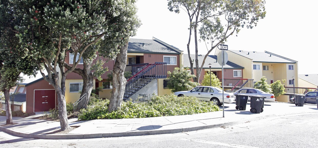 Foto del edificio - Jackie Robinson Garden Apartments