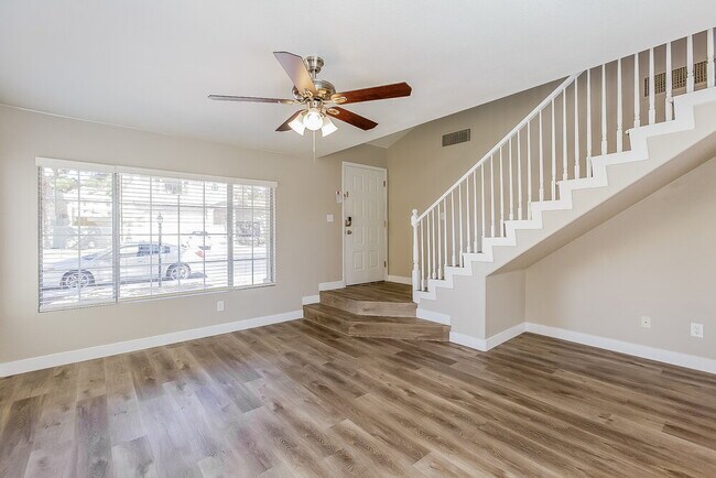 Foto del edificio - 3468 Blue Heather Dr