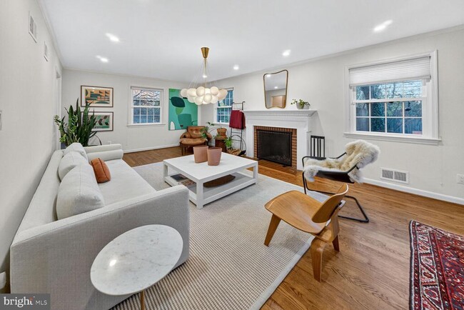 Building Photo - 5601 Beam Ct