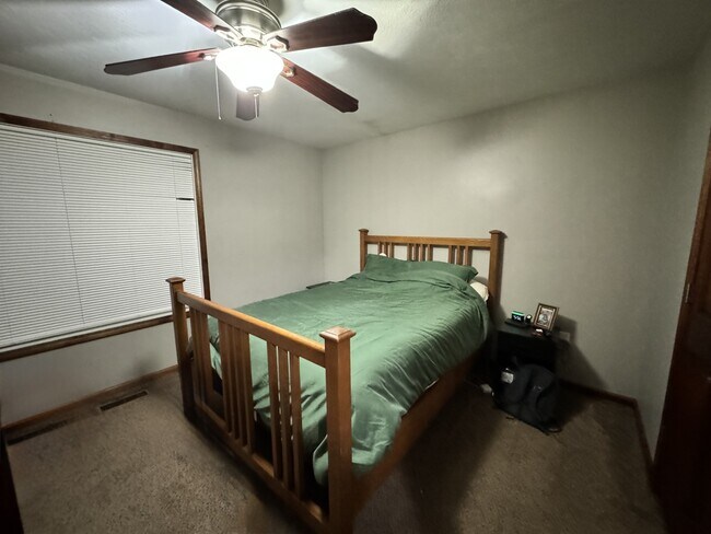 Foto del edificio - 22174 Vine St