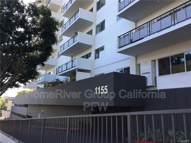 Building Photo - 1155 N La Cienega Blvd