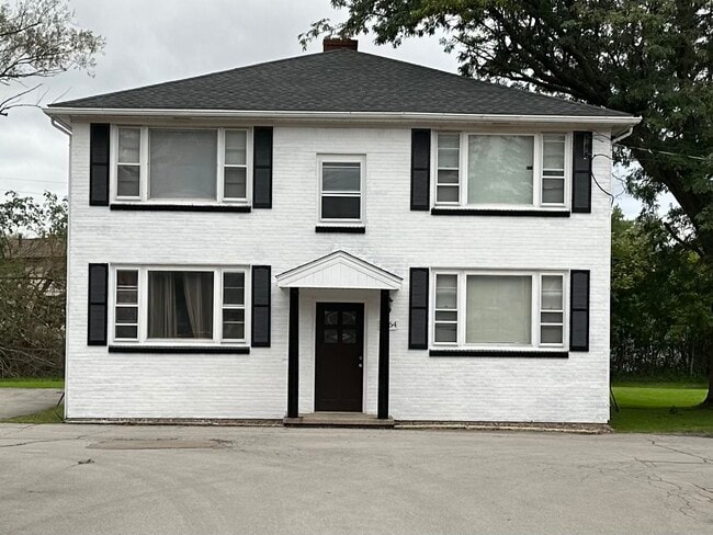 Building Photo - 6064 Transit Rd