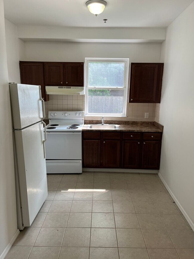 Building Photo - 89 Cannon St