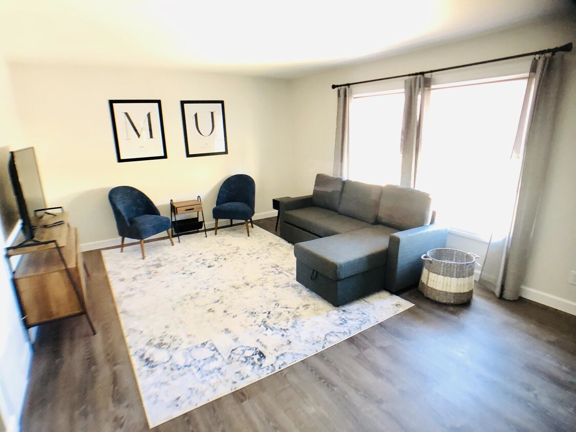 1012 S College Ave Unit 4, Columbia, MO 65201 Room for Rent in