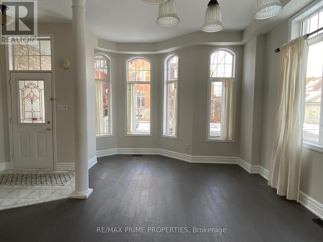 Building Photo - 119 Settlement Park Ave