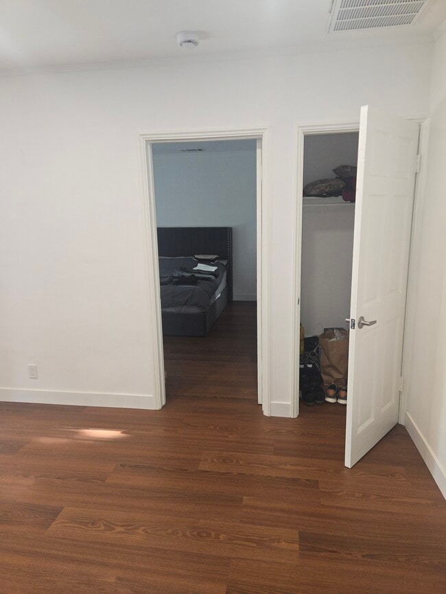 Building Photo - 1025 E Spazier Ave