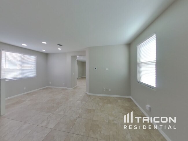 Foto del edificio - 429 N 119th Dr