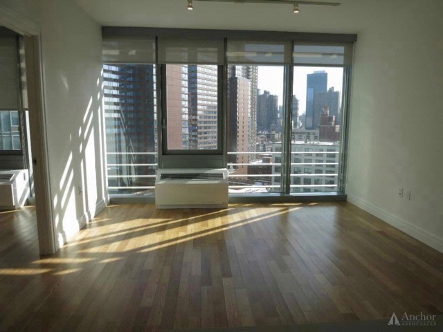 Primary Photo - 555 W 53rd St
