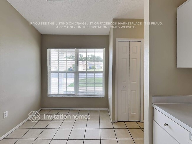 Building Photo - 5555 Starling Loop