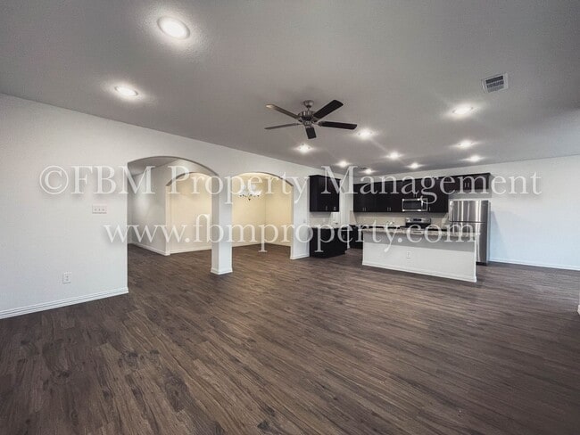 Building Photo - 655 Excelsior Dr