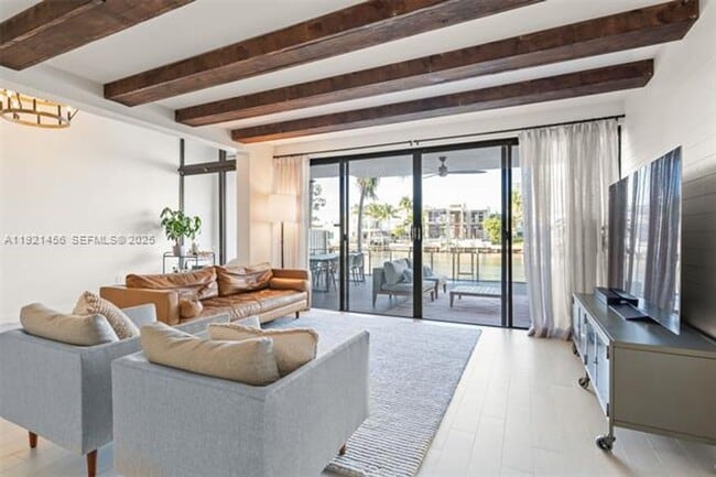 Building Photo - 429 Poinciana Island Dr