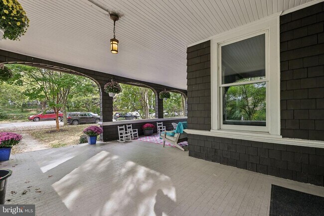 Foto del edificio - 101 Woodlawn Rd