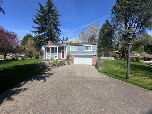 Foto del edificio - 15054 SE Fairwood Blvd