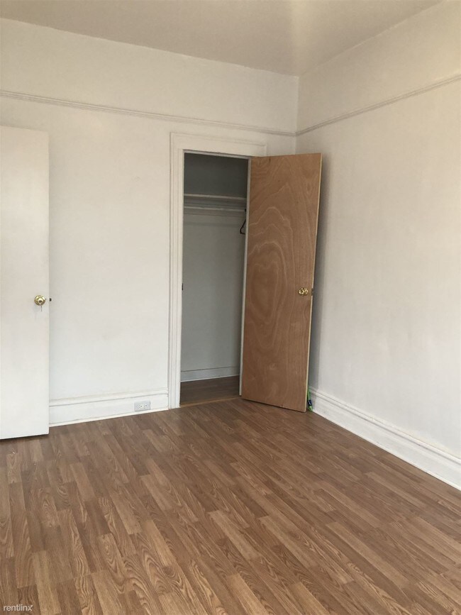 Foto del edificio - 3 br, 1 bath  - 7605 Myrtle Ave