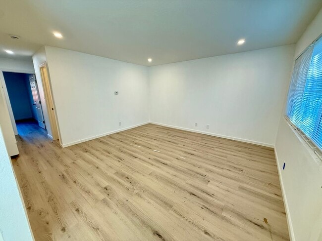 Foto del edificio - 153 (540 Coombs)