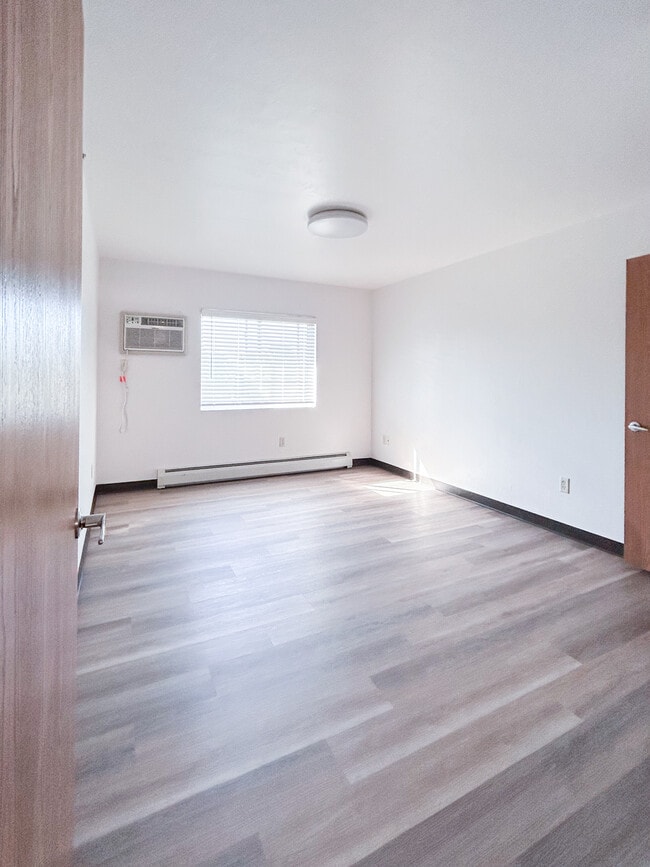 Building Photo - College Avenue Apartments