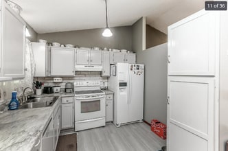 Building Photo - 245 Cherokee Ct
