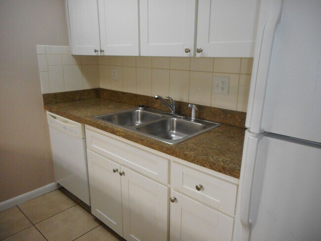 Foto del edificio - 661 NE 26th Ct