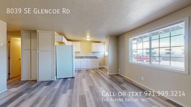 Foto del edificio - 8039 SE Glencoe Rd