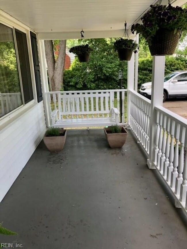 Building Photo - NORFOLK HOME W/LARGE FENCED YARD FOR RENT!